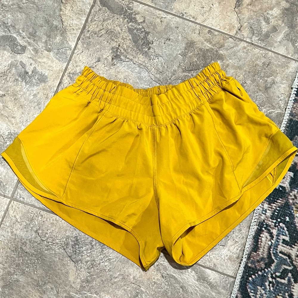Lululemon Hotty Hot Shorts Size 6